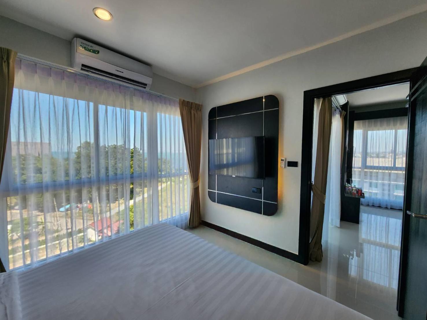 Lhc Hotel And Resort Pattaya Esterno foto