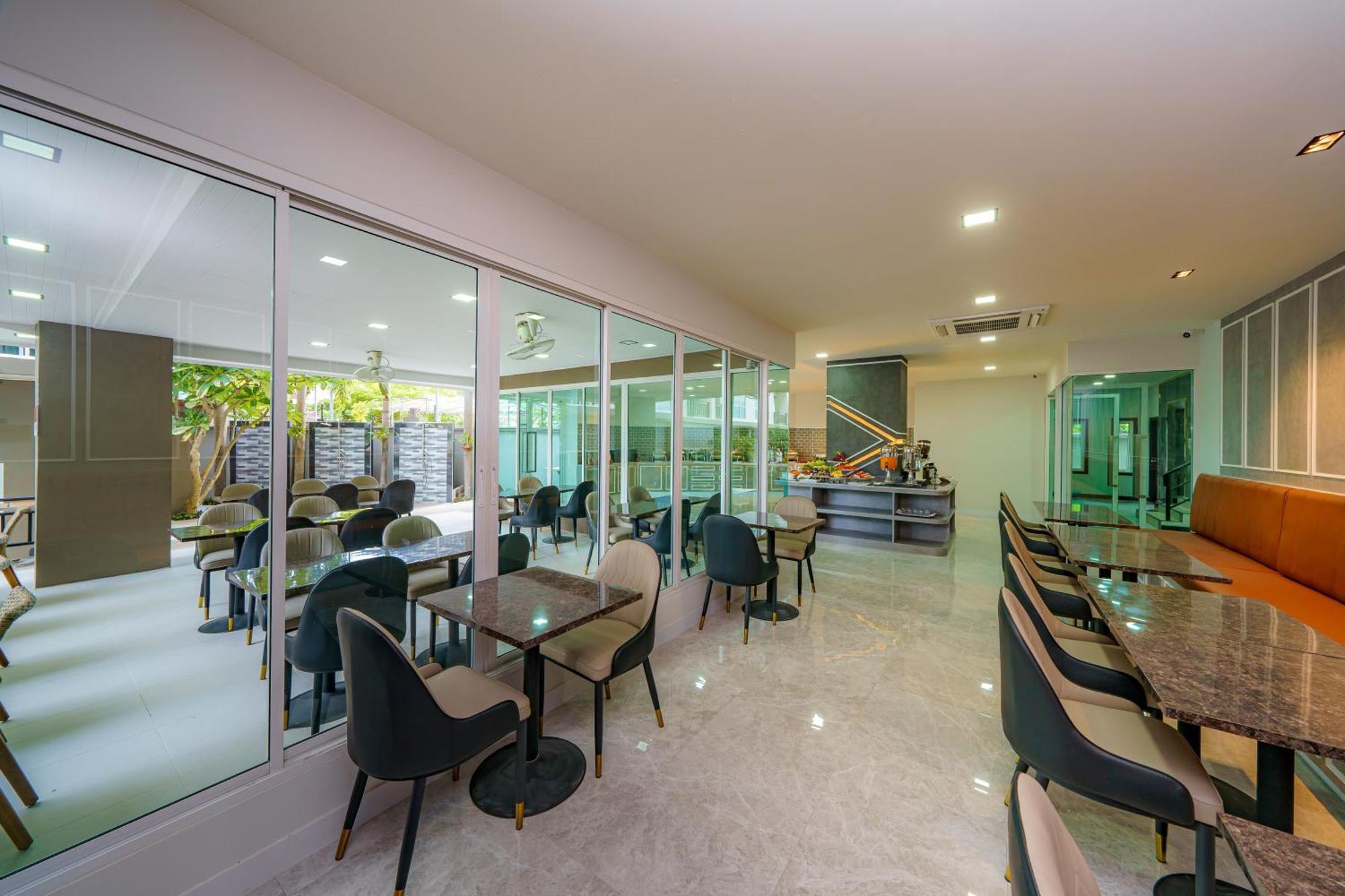 Lhc Hotel And Resort Pattaya Esterno foto