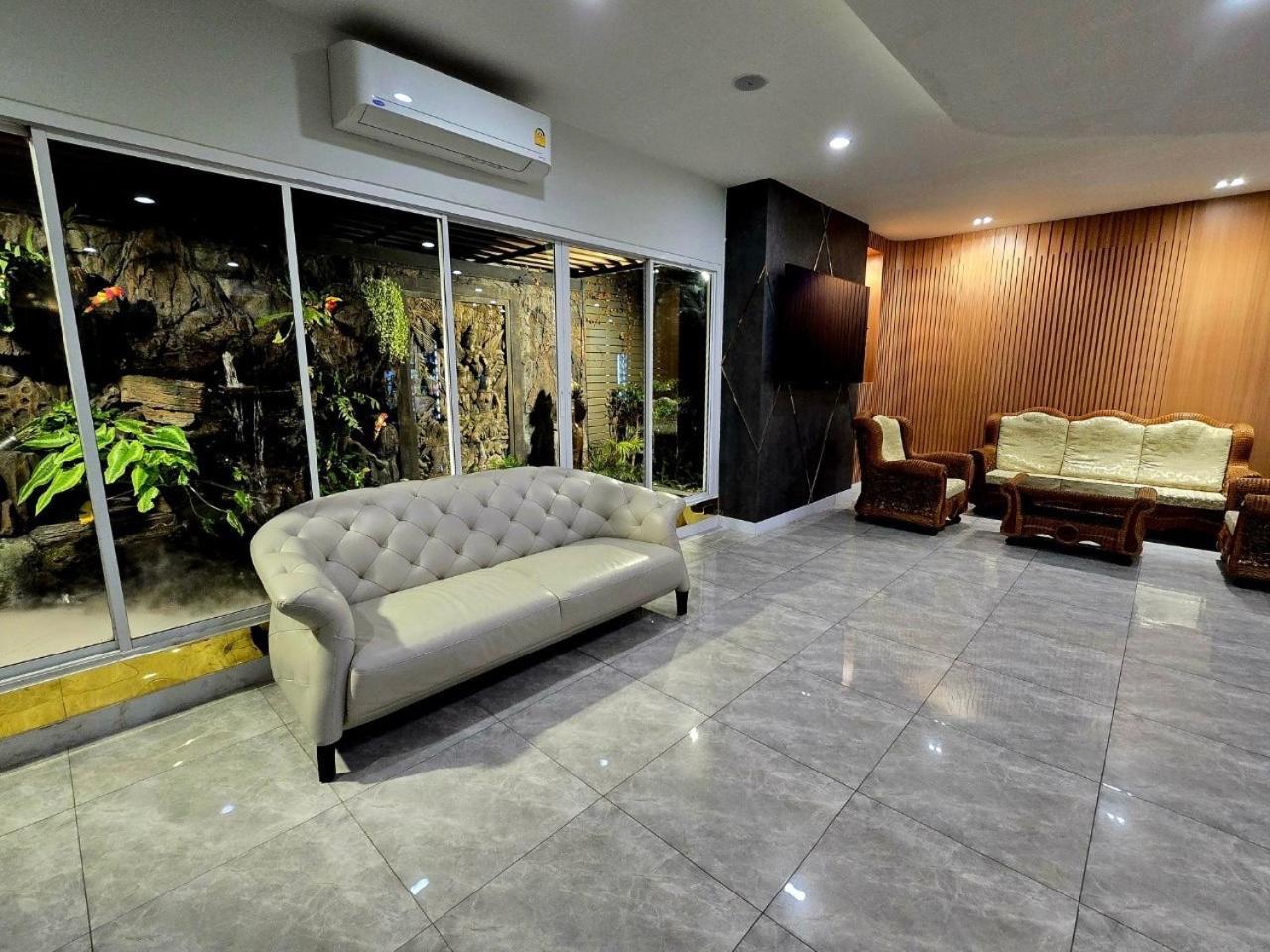 Lhc Hotel And Resort Pattaya Esterno foto